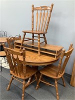 Tell City Table w/ 4 Chairs & 2 Leaves