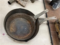 METAL FRY PANS