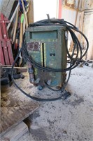 General Electric welder with cables