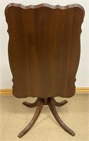 CUTE WALNUT TILT TOP ACCENT TABLE