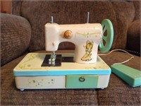 Vintage Betsy Clark Sewing Machine Approx 7.5" x
