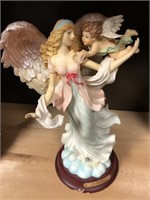 La Verona collection angel figurine