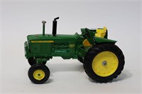 JOHN DEERE 420 DIESEL TRACTOR ERTL 1/16