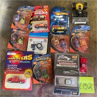 R - MIXED LOT OF COLLECTOR CARS (C152)