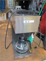 BUNN COMMERCIAL COFFEE MAKE WITH 1 POT  TOP WARMER