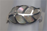 Sterling Inlaid Mother of Pearl Leaf Ring
Nice