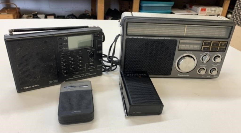 3 Working Radios Realistic *Not Working