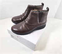 NEW Clark's Leather Boots (Size: 9 1/2)