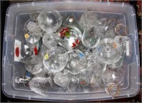 MIXED BOX LOT OF ASSORTED GLASSWARE