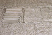 Revisable Green Floral Comforter & Pillow Set