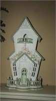 Wooden & resin deco birdhouse