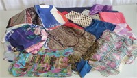 Lot Vintage Women's Scarves, Vera Wang, Bill Blass