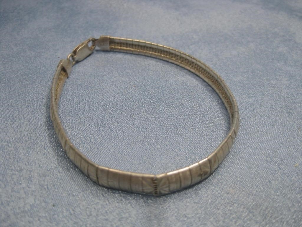 S.S. Vtg Italy Hallmarked Bracelet