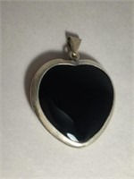 VINTAGE 925 STERLING LG ONYX HEART PENDANT