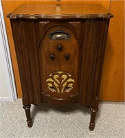 Antique Magnavox Radio Cabinet