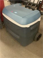 Igloo Rolling Cooler - clean