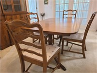 Drexel Dining Room Table with 4 Chairs