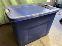 22 gallon tote with lid and locking handles