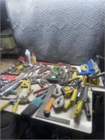 Quantity of miscellaneous tools