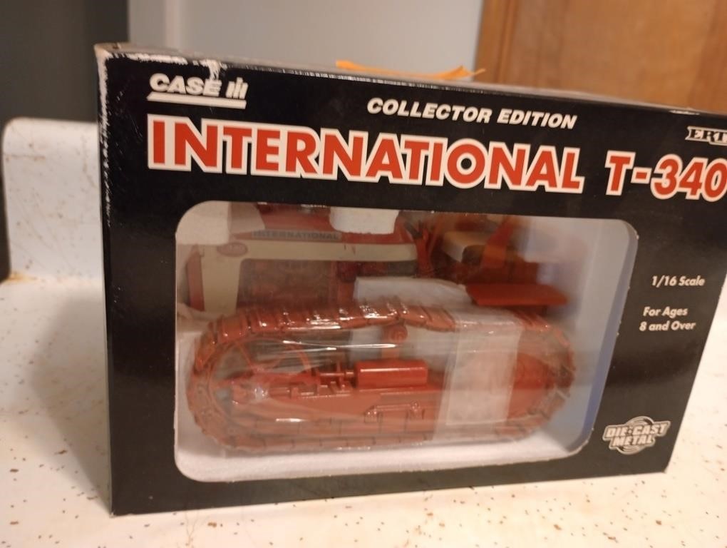 IH T 340 tractor in box