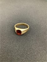 10K Gold Men’s Ring w/ Garnet Stone, (4) Side