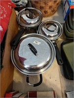 Set of 3 Wearever Pans w/Lids


Dutch oven and