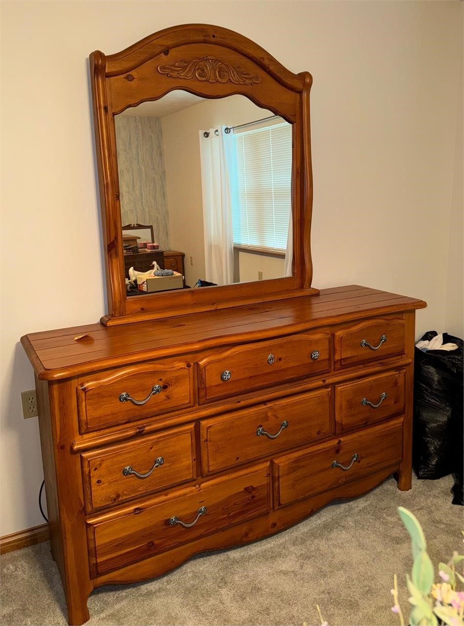 Dresser W/ Mirror