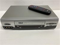 RCA AccuSearch 4-Hd VHS  VCR w/Remote