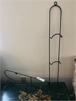 (2) Wire Form Plate Racks