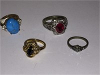 4 PIECE COSTUME / COCKTAIL RINGS LOT