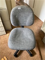 Rolling office chair