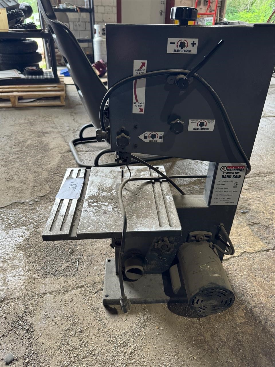 Central Machinery 9 inch benchtop Band Saw