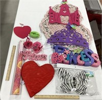 Decor Lot w/ Barbie Ring