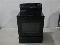 NEW 29.5"x 27"x 46" GE Electric Stove