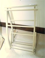 2 QUILT TOWEL RACK STANDS