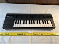 Vintage Yamaha Portasound PSS- 130 Keyboard
