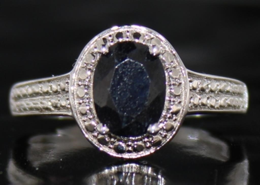 Oval 1.80 ct Natural Sapphire Dinner Ring