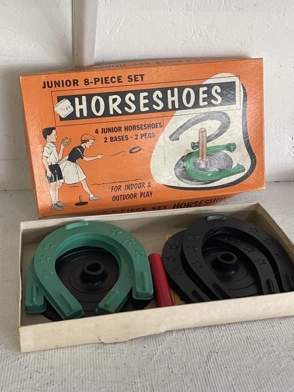 Vintage Junior 8pc Horseshoe Set