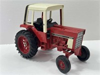 International 1586 Toy Tractor