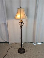 (1) Vintage Nightstand Lamp