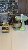 KITCHENAID STAND MIXER AND OSTERIZER BLENDER