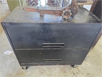 Vintage 2 drawer metal cabinet