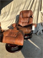 Brown leather Recliner with Ottoman