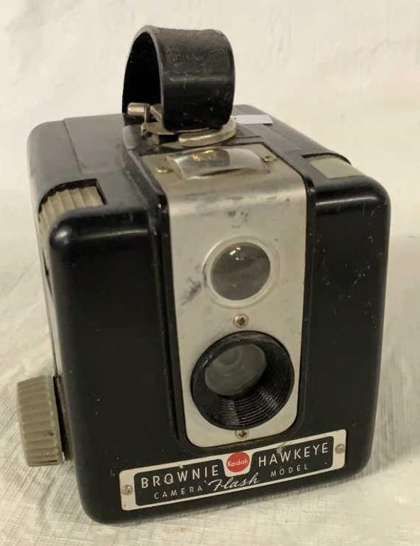 Vintage 1950s Kodak Brownie Hawkeye Flash Model