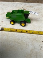 ERTL Toy John Deere Combine