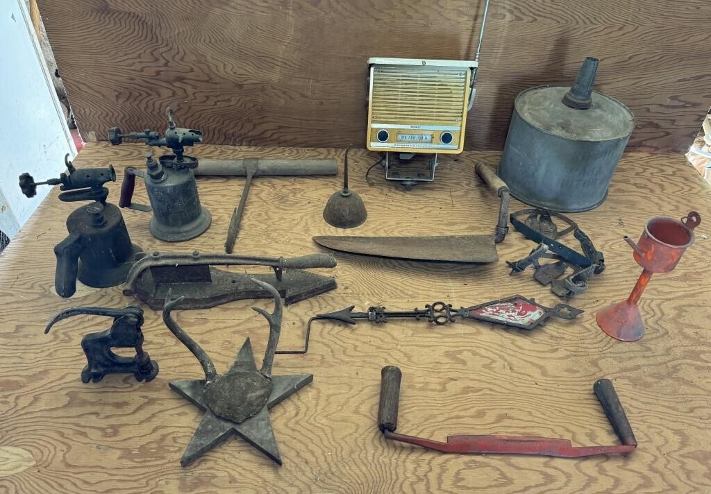 Huskee Tractor Radio, Weather Vane Arrow, 1930