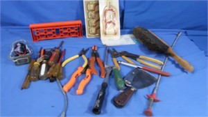 Tool Lot-Screwdrivers, Pliers, Cutters, Swivel