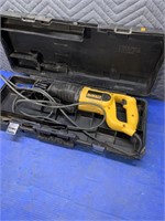 DeWalt 10amp recipe saw - works   (at#29c)