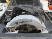 BLACK & DECKER CIRCULAR SAW 1 HP WITH CASE