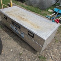 LUND TRUCK TOOLBOX - 47" WIDE